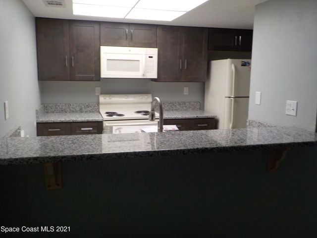 1617 NE Sunny Brook Lane NE 203, Palm Bay, FL 32905