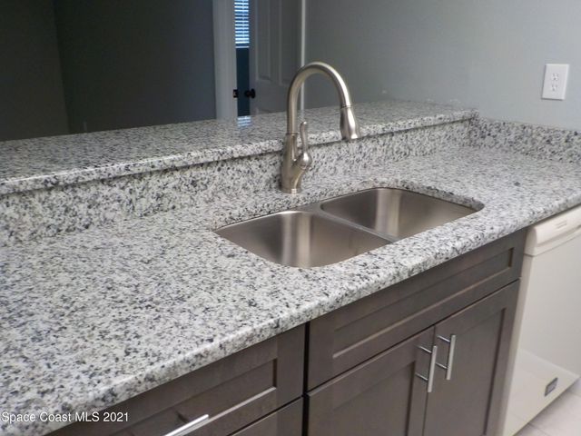1617 NE Sunny Brook Lane NE 203, Palm Bay, FL 32905