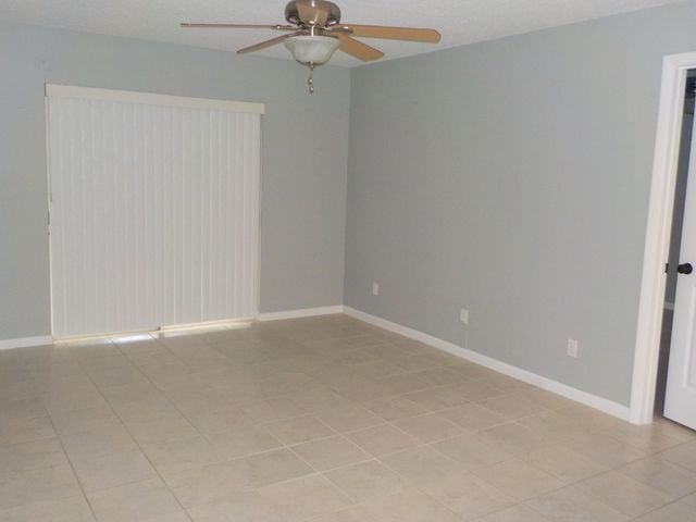 1617 NE Sunny Brook Lane NE 203, Palm Bay, FL 32905