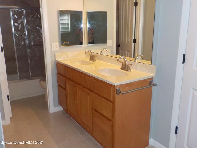 1617 NE Sunny Brook Lane NE 203, Palm Bay, FL 32905