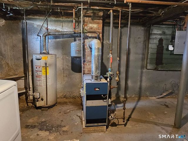 98 East Burnham Street, Bloomfield, CT 06002