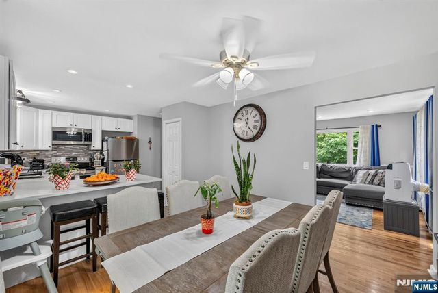 5 Lawrence Drive, Vernon, NJ 07422