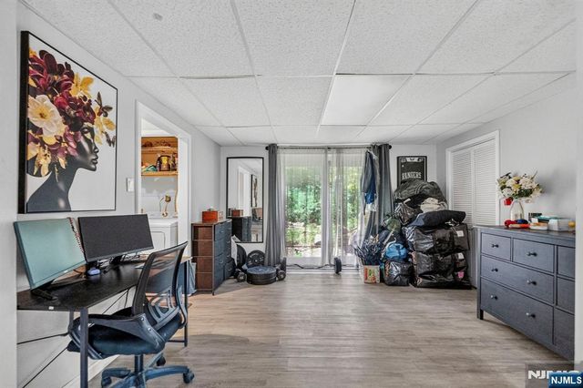 5 Lawrence Drive, Vernon, NJ 07422