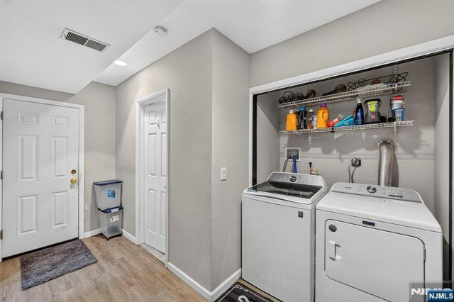 5 Lawrence Drive, Vernon, NJ 07422