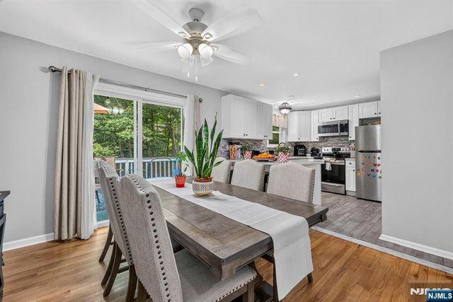 5 Lawrence Drive, Vernon, NJ 07422