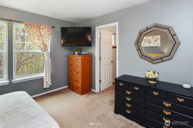 10603 NE Kingston Meadows Circle, Kingston, WA 98346