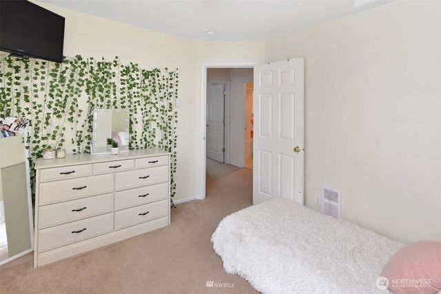 10603 NE Kingston Meadows Circle, Kingston, WA 98346