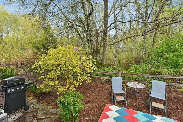 10603 NE Kingston Meadows Circle, Kingston, WA 98346