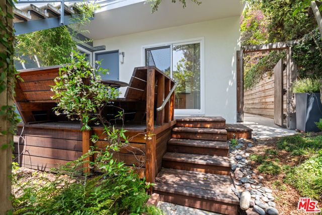 631 Pier Avenue, Santa Monica, CA 90405