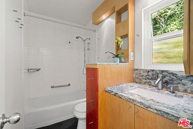 631 Pier Avenue, Santa Monica, CA 90405