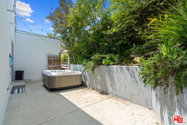 631 Pier Avenue, Santa Monica, CA 90405