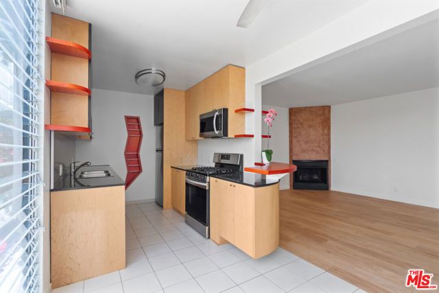 631 Pier Avenue, Santa Monica, CA 90405