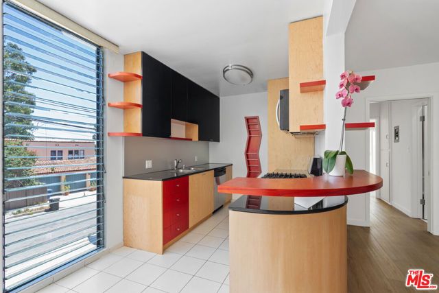 631 Pier Avenue, Santa Monica, CA 90405