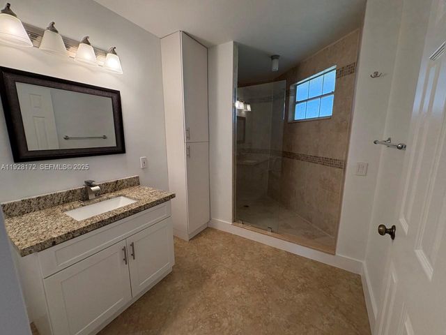 6579 Via Regina 6, Boca Raton, FL 33433