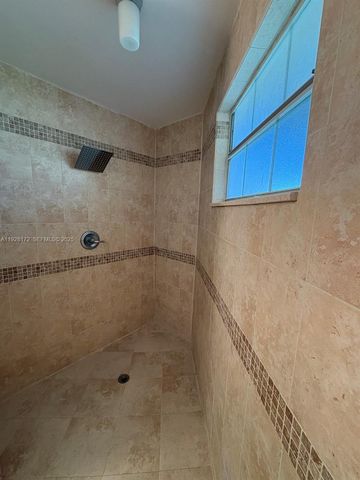 6579 Via Regina 6, Boca Raton, FL 33433