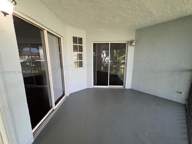 6579 Via Regina 6, Boca Raton, FL 33433