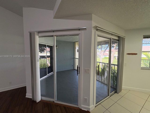 6579 Via Regina 6, Boca Raton, FL 33433