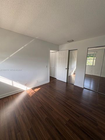 6579 Via Regina 6, Boca Raton, FL 33433