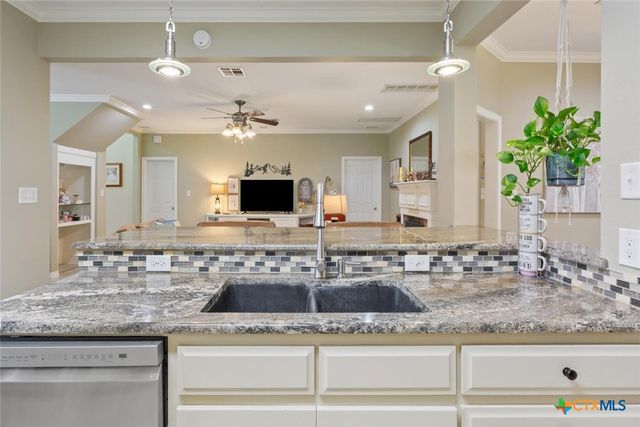 2212 Bluff Circle, Salado, TX 76571