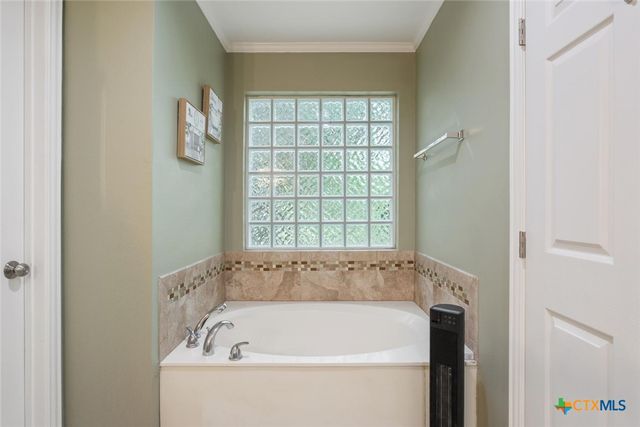 2212 Bluff Circle, Salado, TX 76571