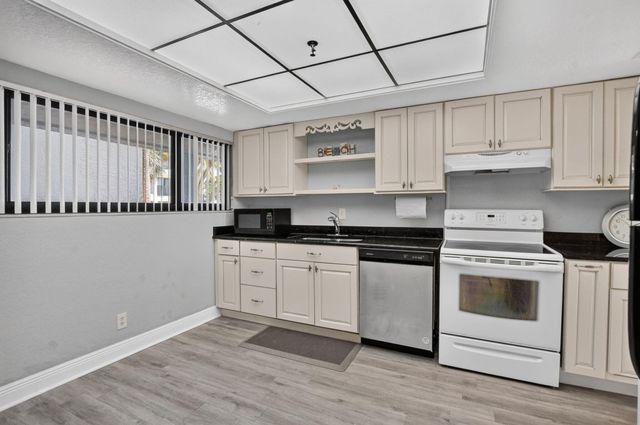 665 SE 21st Avenue 102, Deerfield Beach, FL 33441