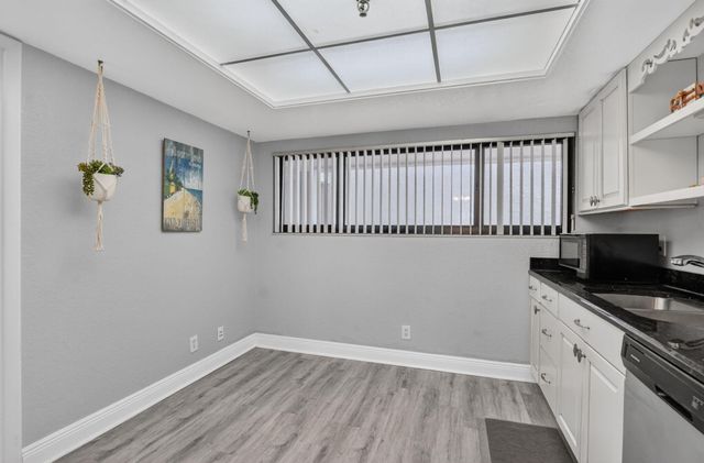 665 SE 21st Avenue 102, Deerfield Beach, FL 33441