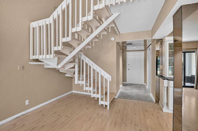 665 SE 21st Avenue 102, Deerfield Beach, FL 33441