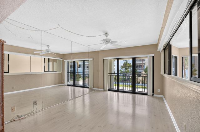 665 SE 21st Avenue 102, Deerfield Beach, FL 33441