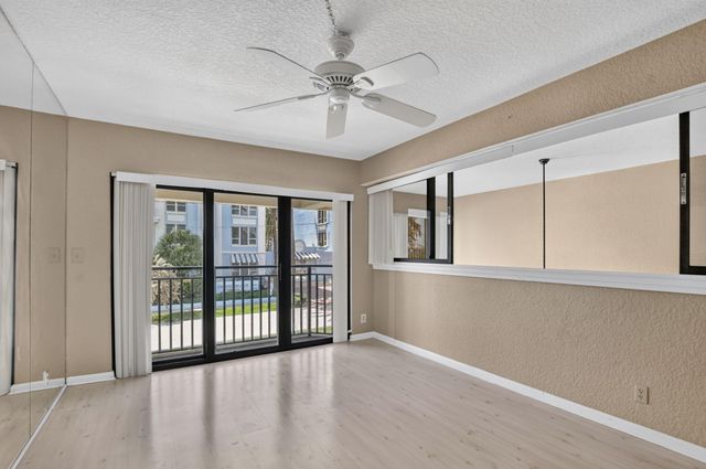 665 SE 21st Avenue 102, Deerfield Beach, FL 33441