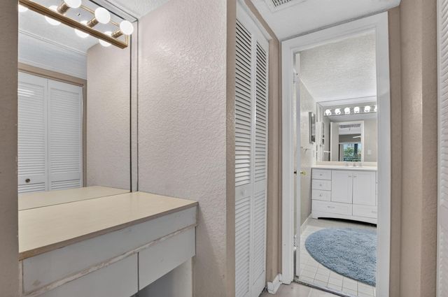 665 SE 21st Avenue 102, Deerfield Beach, FL 33441