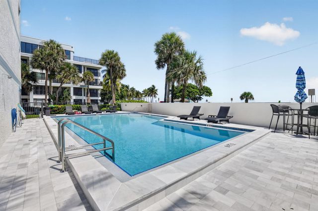 665 SE 21st Avenue 102, Deerfield Beach, FL 33441