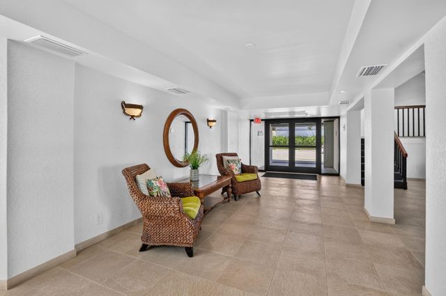 665 SE 21st Avenue 102, Deerfield Beach, FL 33441