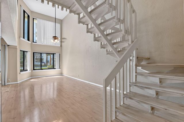 665 SE 21st Avenue 102, Deerfield Beach, FL 33441