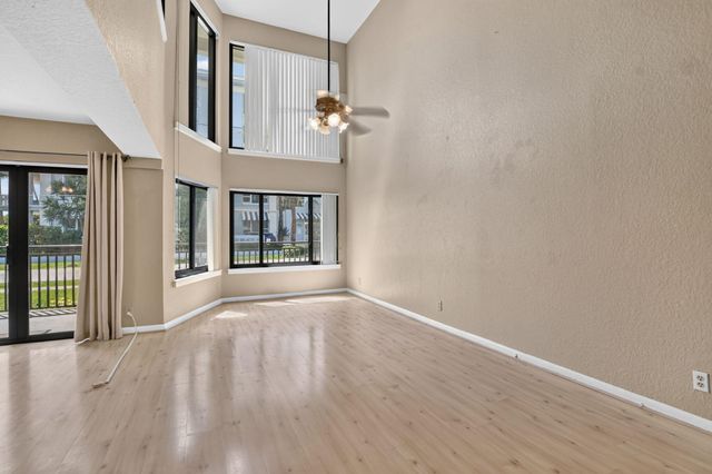 665 SE 21st Avenue 102, Deerfield Beach, FL 33441