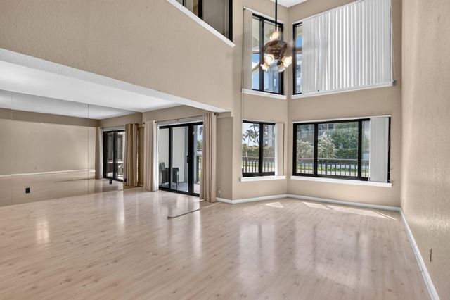 665 SE 21st Avenue 102, Deerfield Beach, FL 33441