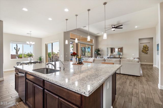 9275 W PLUM Road, Peoria, AZ 85383