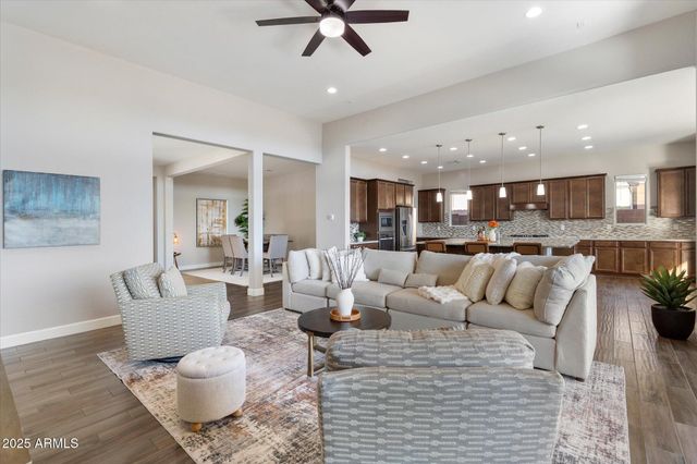 9275 W PLUM Road, Peoria, AZ 85383