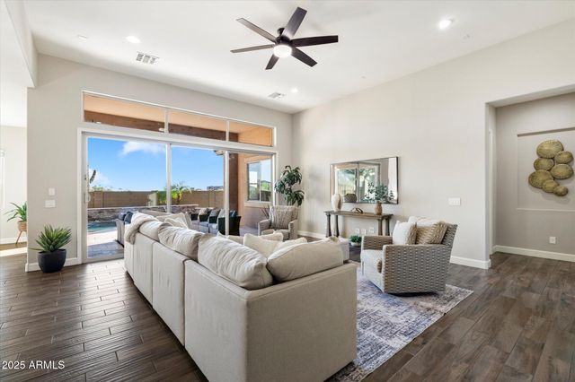 9275 W PLUM Road, Peoria, AZ 85383