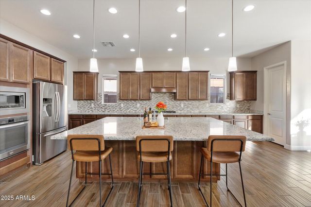 9275 W PLUM Road, Peoria, AZ 85383