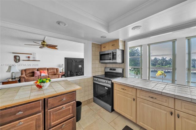 601 Three Islands Blvd 302, Hallandale Beach, FL 33009