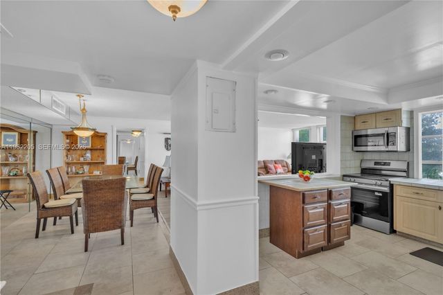 601 Three Islands Blvd 302, Hallandale Beach, FL 33009