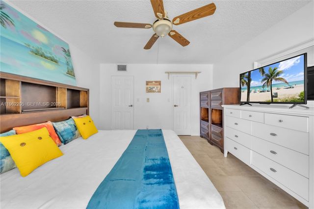 601 Three Islands Blvd 302, Hallandale Beach, FL 33009