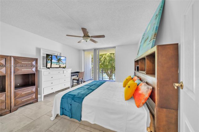 601 Three Islands Blvd 302, Hallandale Beach, FL 33009