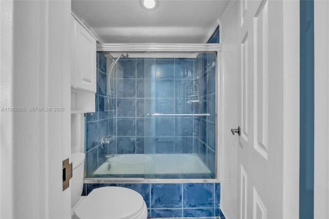 601 Three Islands Blvd 302, Hallandale Beach, FL 33009