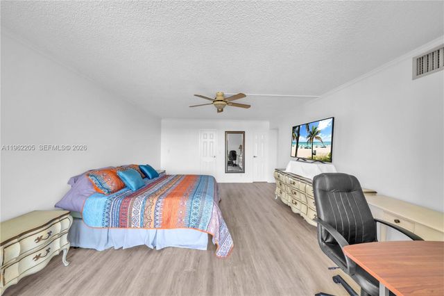 601 Three Islands Blvd 302, Hallandale Beach, FL 33009