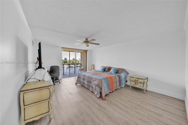 601 Three Islands Blvd 302, Hallandale Beach, FL 33009
