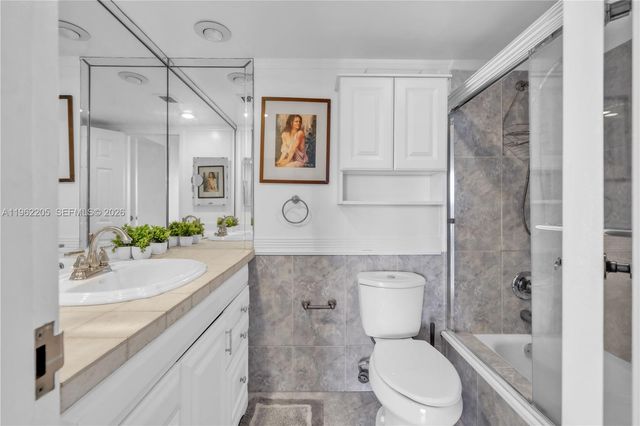 601 Three Islands Blvd 302, Hallandale Beach, FL 33009