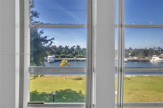 601 Three Islands Blvd 302, Hallandale Beach, FL 33009