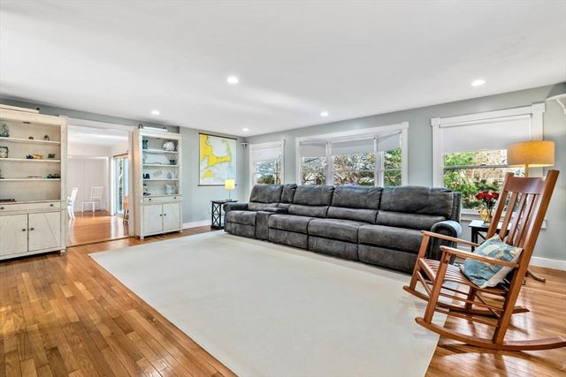107 Wimbledon Dr, Yarmouth, MA 02673