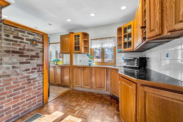 107 Wimbledon Dr, Yarmouth, MA 02673